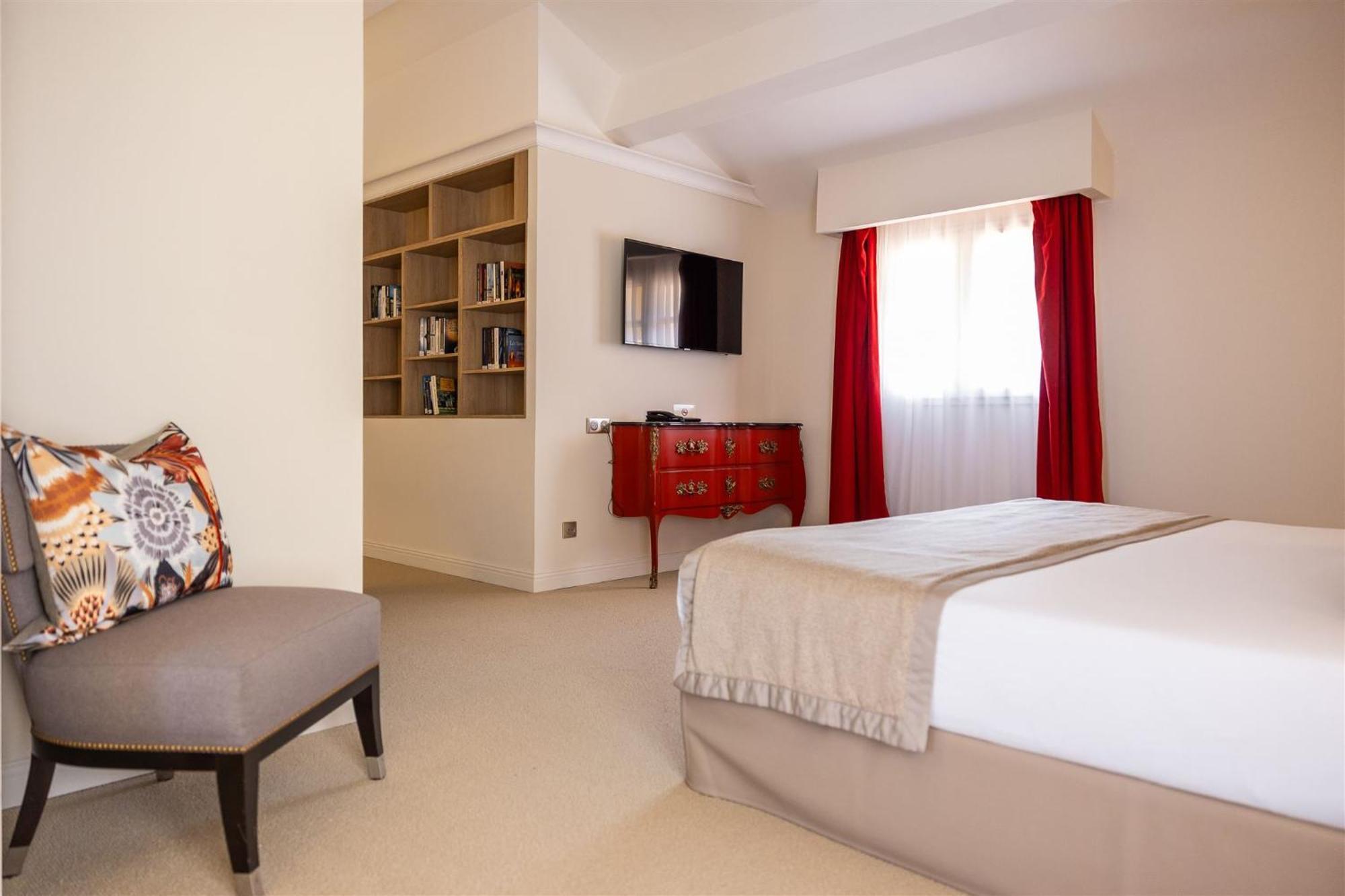 Hotel Des Gouverneurs Bastia  Ngoại thất bức ảnh